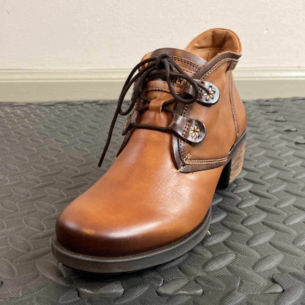 Pikolinos Women's Bootie Le Mans Ankle Boot Brandy size 39/8.5